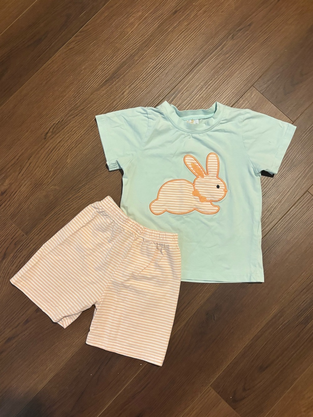 4T Boy Bow Tie Bunny Short Set (Busy Bees Smocks)